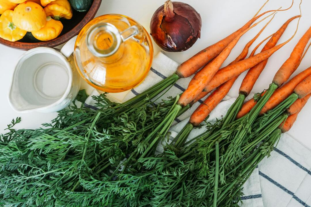 Carrot Tanning Oil: Nature's Bronzing Elixir