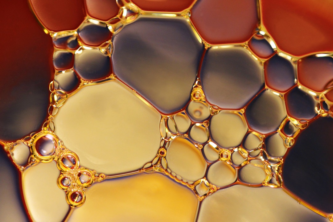 Natural Ingredients in Tanning Oils and Their Effects