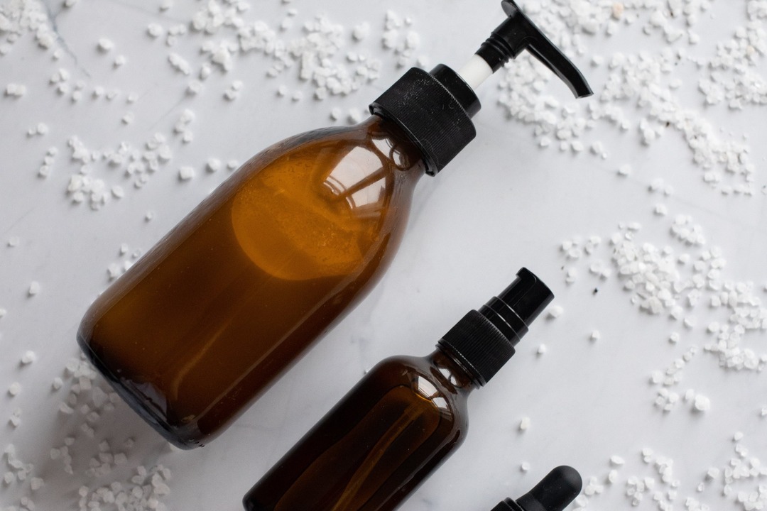 Tanning Oils: Reviews and Recommendations